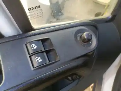 Piesă de schimb auto la mâna a doua PANOU COMANDÃ GEAMURI ELECTRICE FAȚÃ STÂNGA pentru IVECO DAILY FURGÓN Fg 33 S ... V Batalla 3000 Referințe OEM IAM   