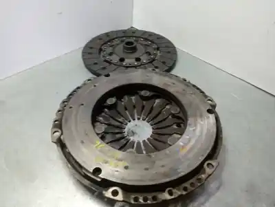 Piesă de schimb auto la mâna a doua KIT DE AMBREIAJ pentru NISSAN NV300 KOMBI L2H1 2.7t BASIC 120 CV / 88 KW Referințe OEM IAM 124076410  