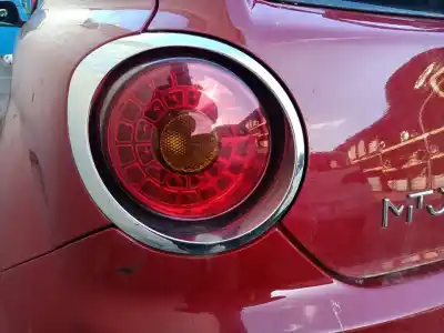 Pièce détachée automobile d'occasion feu arrière gauche pour alfa romeo mito (145) distinctive références oem iam 