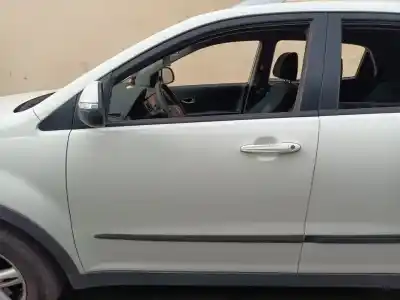 Second-hand car spare part left front door for ssangyong korando quartz 4x4 oem iam references 