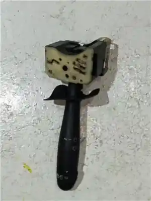 Peça sobressalente para automóvel em segunda mão Comandos De Alavanca por RENAULT CLIO II FASE I (B/CB0) (1998->) 1.9 D (B/CB0E) Referências OEM IAM 37012A 04A1  