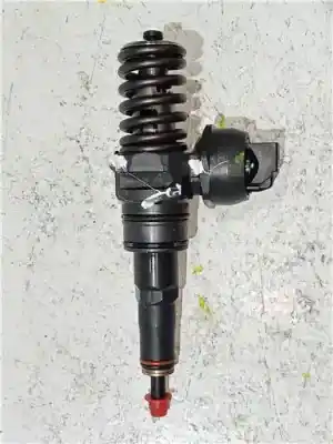 Автозапчастина б/у ИНЖЕКТОР для SKODA SUPERB I (3U4)  Посилання на OEM IAM 038130073BH  
