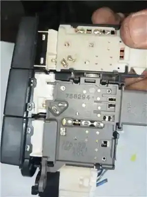 Peça sobressalente para automóvel em segunda mão comandos de alavanca por toyota yaris (ksp9/scp9/nlp9) 1.4 turbodiesel cat referências oem iam 758294  