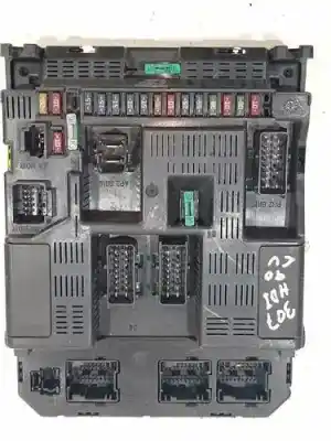 Tweedehands auto-onderdeel Relais/zekeringenkastje voor PEUGEOT 307 BERLINA (S2) 1.6 16V HDi OEM IAM-referenties 2697004  