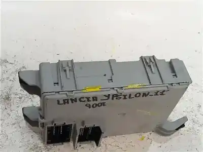 Pezzo di ricambio per auto di seconda mano scatola relè/fusibili per lancia ypsilon (402) 0.9 twin air riferimenti oem iam 00518338850  
