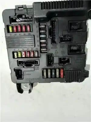 Pièce détachée automobile d'occasion BOÎTES À FUSIBLES pour RENAULT SCENIC II (JM)  Références OEM IAM 8200306032C  