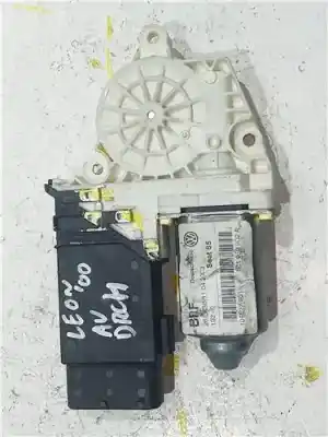 Pezzo di ricambio per auto di seconda mano Motore Alzacristalli Anteriore Destro per SEAT LEON (1M1) 1.9 TDI Riferimenti OEM IAM 105415301 1C1959802A  
