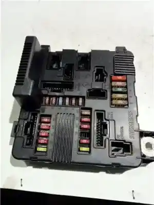Pièce détachée automobile d'occasion BOÎTES À FUSIBLES pour RENAULT SCENIC II (JM)  Références OEM IAM 8200306032C  