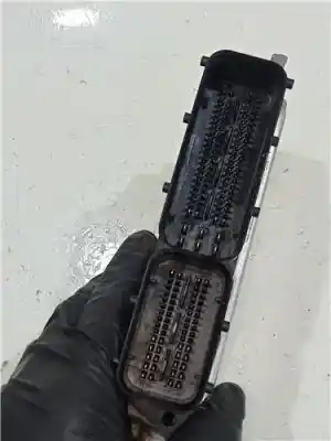 Pezzo di ricambio per auto di seconda mano centralina pompa iniezione per audi a3 (8p1) 1.9 tdi riferimenti oem iam 03g906021hp  