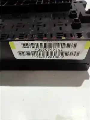 Pezzo di ricambio per auto di seconda mano scatola relè/fusibili per chrysler voyager (rg) 2.8 crd lx riferimenti oem iam p04707994ac  