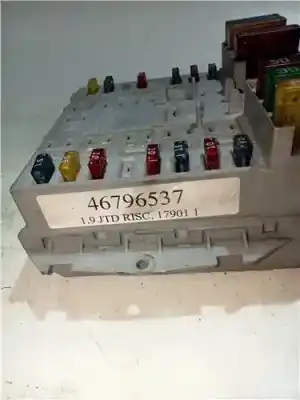 Second-hand car spare part fuse box unit for fiat stilo (192_) 1.9 jtd (192_xe1a) oem iam references 46796537  