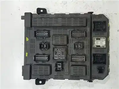 Pièce détachée automobile d'occasion BOÎTES À FUSIBLES pour PEUGEOT 607 (S2)  Références OEM IAM 9643577180  