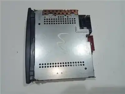 Second-hand car spare part audio system / radio cd for renault scenic (ja..) 1.8 oem iam references 8200205833c   Second-hand car spare part audio system / radio cd for renault scenic (ja..) 1.8 oem iam references 8200205833c