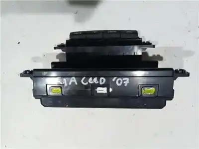 Second-hand car spare part multifunction display for kia ceed (ed) 2.0 emotion [2.0 ltr. - 103 kw crdi] oem iam references 957101h100  