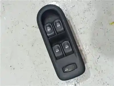 Second-hand car spare part LEFT FRONT POWER WINDOW SWITCH for RENAULT CLIO III  OEM IAM references 8200356541  