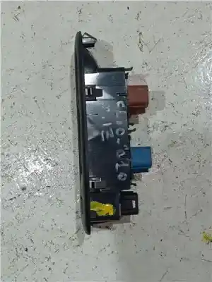 Second-hand car spare part left front power window switch for renault clio iii 1.1 oem iam references 8200356541  