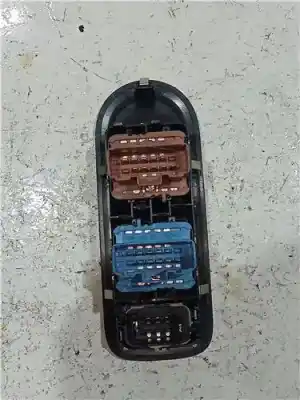 Second-hand car spare part left front power window switch for renault clio iii 1.1 oem iam references 8200356541  