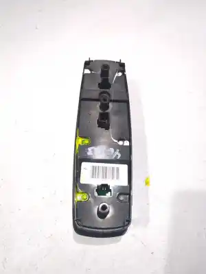 Peça sobressalente para automóvel em segunda mão botão / interruptor elevador vidro dianteiro esquerdo por mercedes clase m (bm 164) 3.0 320 / 350 cdi (164.122) referências oem iam a6518300290  