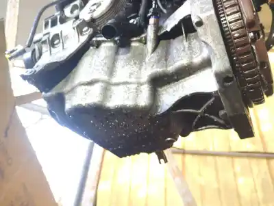 Second-hand car spare part complete engine for renault clio k9k 67 oem iam references k9k677  