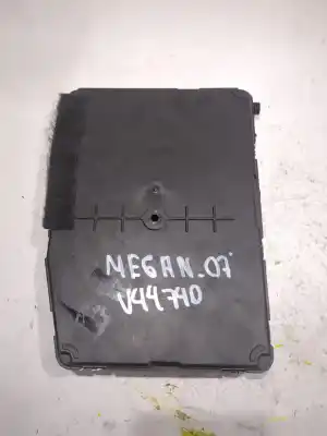 Pezzo di ricambio per auto di seconda mano Scatola Relè/fusibili per RENAULT MEGANE II (BM0/1_, CM0/1_) 1.5 dCi (BM1E CM1E) Riferimenti OEM IAM 8200780018  