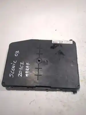 Pezzo di ricambio per auto di seconda mano scatola relè/fusibili per renault scenic (ja..) 2.0 16v cat (f4r) riferimenti oem iam 8200606826  