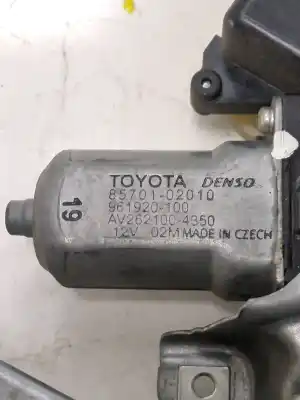 Автозапчастина б/у регулятор склона задній лівий для toyota avensis (_t25_) 2.0 d-4d (adt250_) посилання на oem iam 8570102010  
