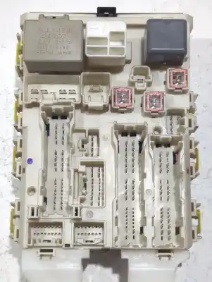 Second-hand car spare part fuse box unit for toyota auris (_e15_) 2.0 d-4d (ade150_) oem iam references 8273012210  
