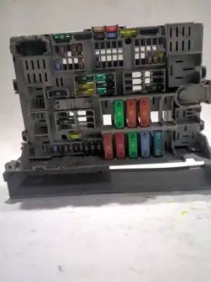 Peça sobressalente para automóvel em segunda mão CAIXA DE FUSÍVEIS E RELÉS por BMW SERIE 3 BERLINA (E90)  Referências OEM IAM 690660703  