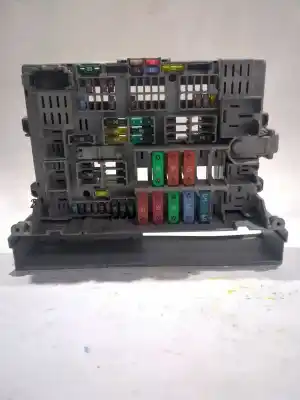 Peça sobressalente para automóvel em segunda mão caixa de fusíveis e relés por bmw serie 3 berlina (e90) 2.0 320d [2.0 ltr. - 120 kw 16v diesel] referências oem iam 690660703  