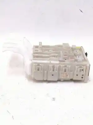 Second-hand car spare part fuse box unit for toyota yaris (ksp9/scp9/nlp9) 1.3 cat oem iam references 8273052700  