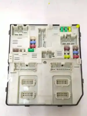 Second-hand car spare part fuse box unit for renault scénic iii (jz0/1_) 1.6 dci (jz00, jz12) oem iam references 2057130772