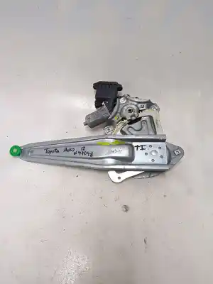 Peça sobressalente para automóvel em segunda mão elevador de vidros traseiro esquerdo por toyota auris (_e15_) 1.8 hybrid (zwe150_) referências oem iam 8570102010 977556108