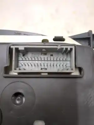 Peça sobressalente para automóvel em segunda mão quadrante por renault clio iii 1.5 dci diesel referências oem iam p8200261102  