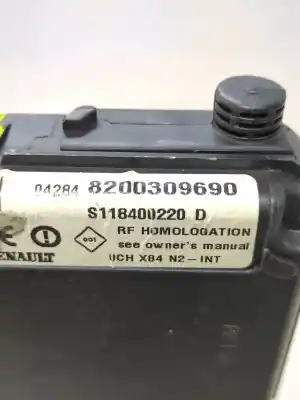 Peça sobressalente para automóvel em segunda mão caixa de fusíveis e relés por renault megane ii (bm0/1_, cm0/1_) 1.9 dci referências oem iam 8200309690 8200411345  