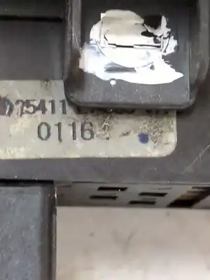 Second-hand car spare part right front power window switch for nissan note (e11, ne11) 1.6 oem iam references 25411ea003va  