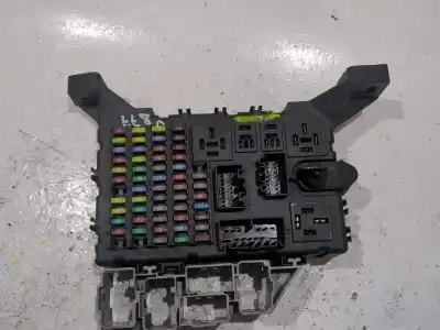 Peça sobressalente para automóvel em segunda mão Caixa De Fusíveis E Relés por JAGUAR X-TYPE 2.0 D Referências OEM IAM 4X4314B681AA  