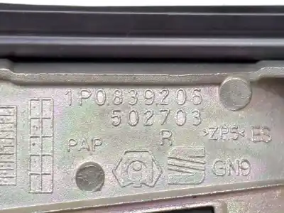 Peça sobressalente para automóvel em segunda mão puxador exterior traseiro direito por seat leon (1p1) 1.6 tdi referências oem iam 1p0839206  