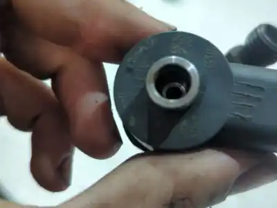 Second-hand car spare part injector for renault master ii ph. 2 pritsche/fgst 2.5 diesel cat oem iam references 0445110265  