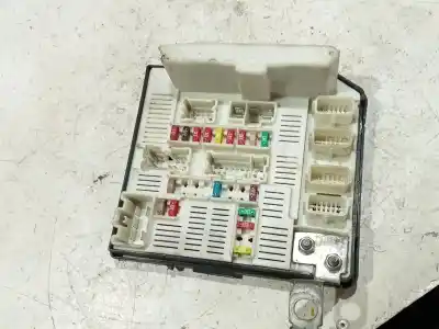 Peça sobressalente para automóvel em segunda mão caixa de fusíveis e relés por renault kangoo ii (f/kw0) 1.5 dci 62kw referências oem iam 519220305  