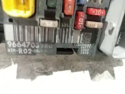 Pezzo di ricambio per auto di seconda mano scatola relè/fusibili per citroen c4 picasso 2.0 hdi riferimenti oem iam 9664705980  