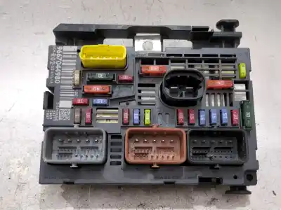 Pièce détachée automobile d'occasion BOÎTES À FUSIBLES pour PEUGEOT 5008  Références OEM IAM 9667044980  