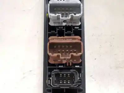 Автозапчасти б/у выключатель левого переднего окна за renault espace iv (jk0) 2.0 dci diesel fap cat ссылки oem iam 8200857523  