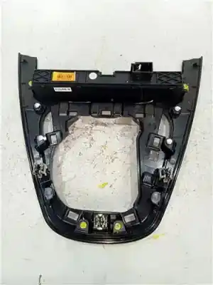 Peça sobressalente para automóvel em segunda mão forra da alavanca de velocidades por lancia ypsilon (402) 0.9 twin air referências oem iam 735486337  