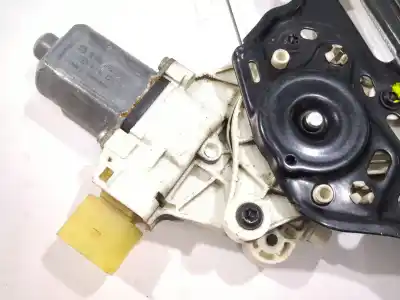 Peça sobressalente para automóvel em segunda mão elevador de vidros dianteiro direito por bmw 1 (e81) 118 d referências oem iam 7067796s  