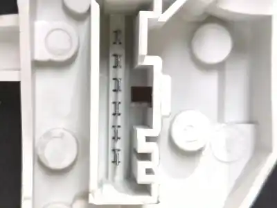 Second-hand car spare part right tailgate light for bmw 1 (e81) 118 d oem iam references 718129807 301358000  