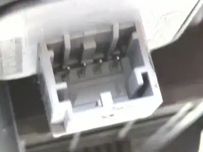 Автозапчасти б/у выключатель левого переднего окна за audi a4 b7 (8ec) 2.0 tdi 16v ссылки oem iam 8e1867171  