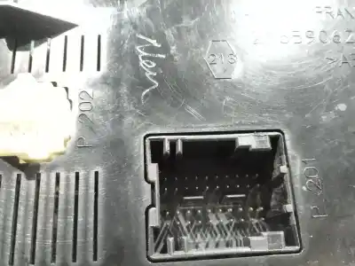 Pezzo di ricambio per auto di seconda mano scatola relè/fusibili per renault clio ii fase i (b/cb0) (1998->) 1.5 dci (b/cb03) riferimenti oem iam p8200387289   Pezzo di ricambio per auto di seconda mano scatola relè/fusibili per renault clio ii fase i (b/cb0) (1998->) 1.5 dci (b/cb03) riferimenti oem iam p8200387289