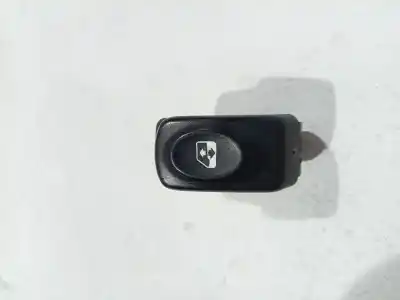 Автозапчастина б/у передній правий віконний вимикач для RENAULT CLIO II FASE I (B/CB0) (1998->) 1.9 D (B/CB0E) Посилання на OEM IAM 090327N   Автозапчастина б/у передній правий віконний вимикач для RENAULT CLIO II FASE I (B/CB0) (1998->) 1.9 D (B/CB0E) Посилання на OEM IAM 090327N