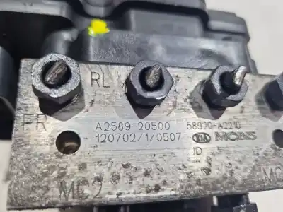 Peça sobressalente para automóvel em segunda mão abs por kia cee'd (jd) 1.4 crdi 90 referências oem iam a258930500  