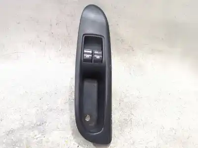 Автозапчасти б/у выключатель левого переднего окна за renault clio ii fase ii (b/cb0) 1.5 dci diesel 65 cv / 48 kw ссылки oem iam 8200084003e1